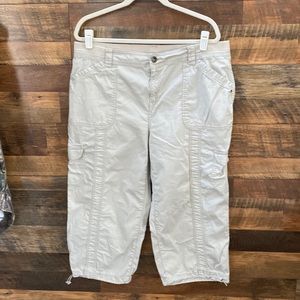 Style & Co. 16W capri pants in khaki